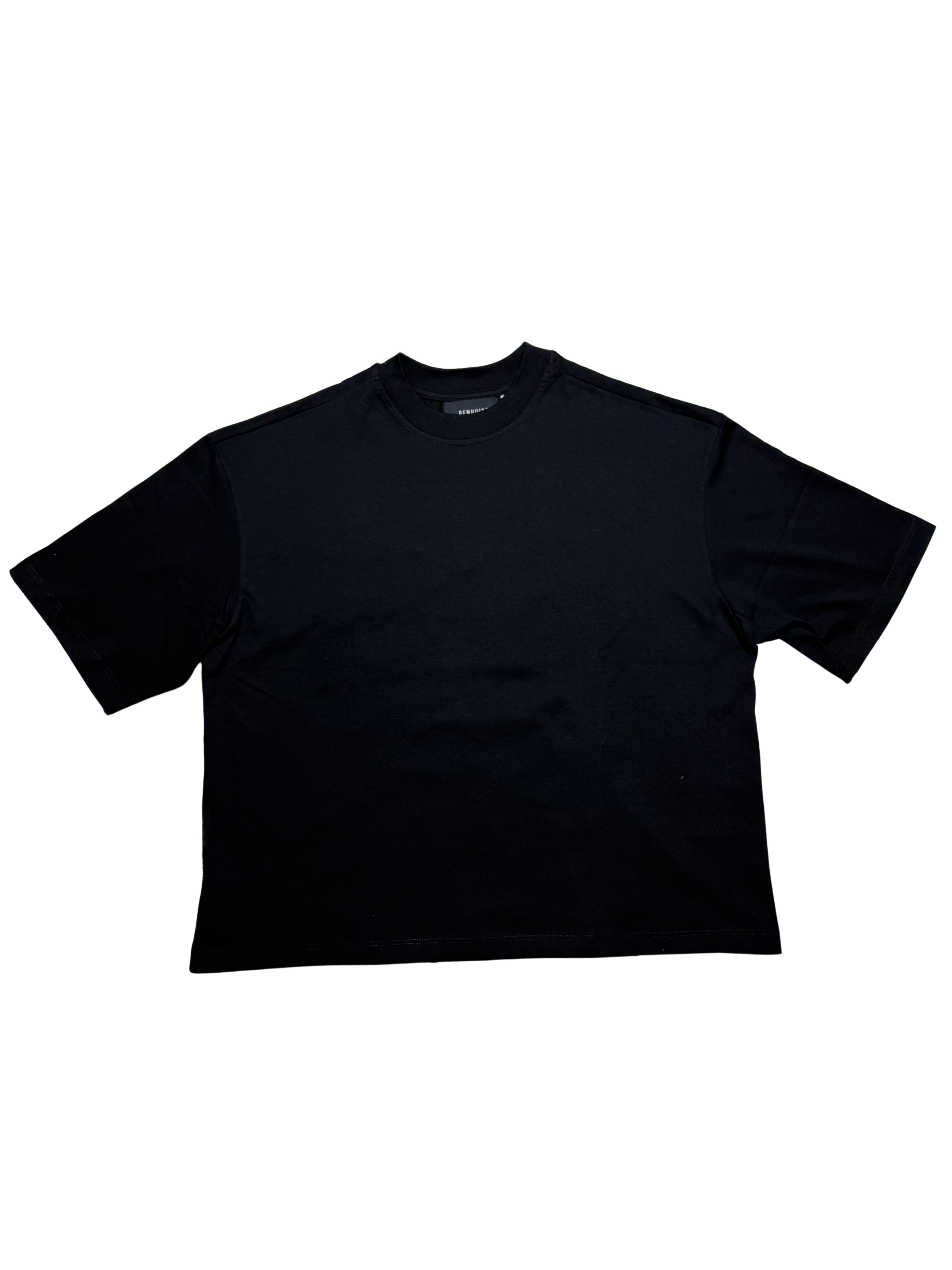 T-shirt nera modello .R.